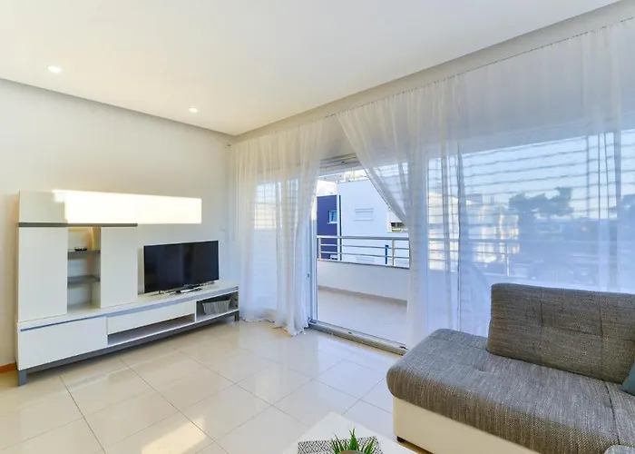 아파트 Modern Punta With Sea View- By Ta Leut Agency 프리블라카