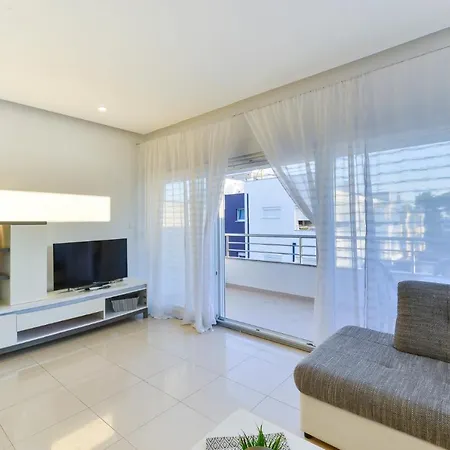 Apartment Modern Punta With Sea View- By Ta Leut Agency Privlaka (Zadar)